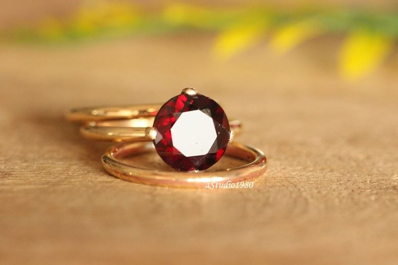 18K Gold Garnet ring, Birthstone Ring, Artisan gold stack ring
