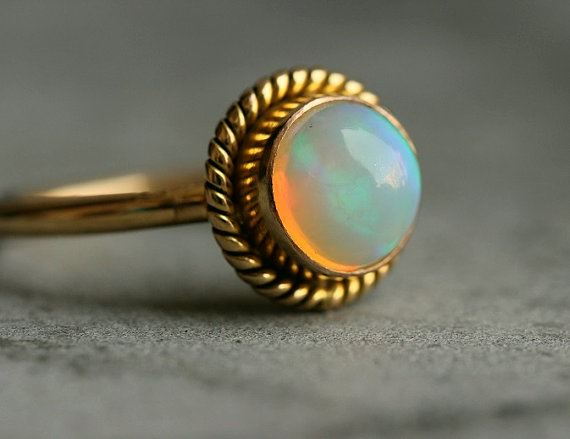 18K Gold Opal ring Natural