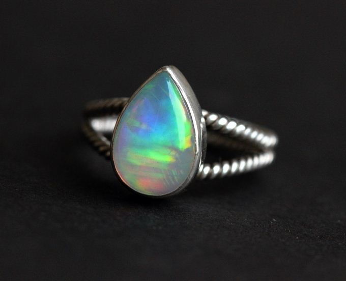 18K white Gold Opal ring - Artisan Opal Ring - Engagement ring 