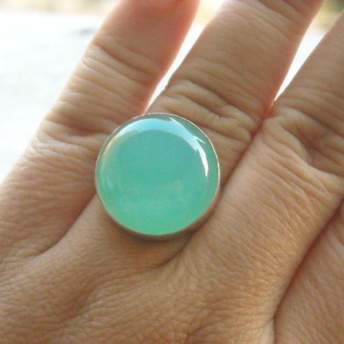 Cute round green chalcedony ring