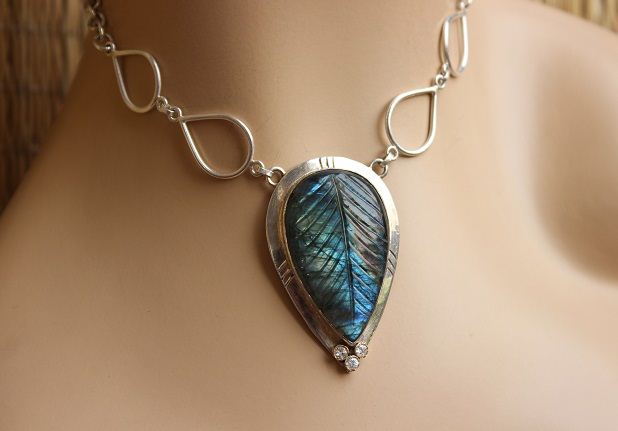 Labradorite Pendant necklace, Gemstone Pendant in sterling silver 