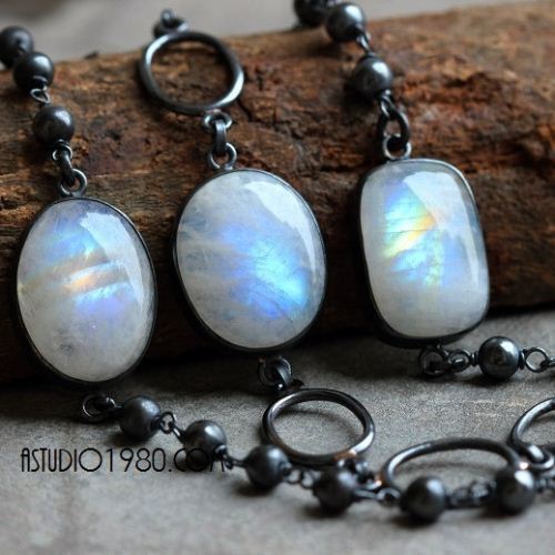 Oxidized statement pendant - Rainbow Moonstone silver pendant
