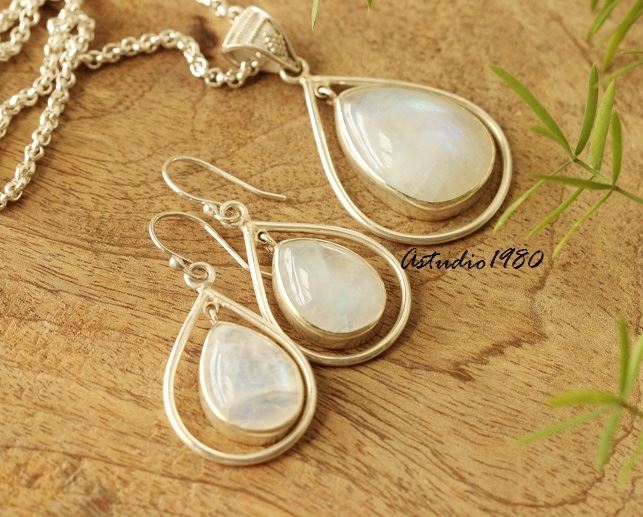 Rainbow moonstone pendant necklace earring