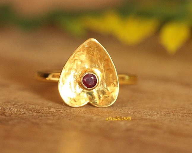 Ruby ring 18k gold handmade heart gemstone ring